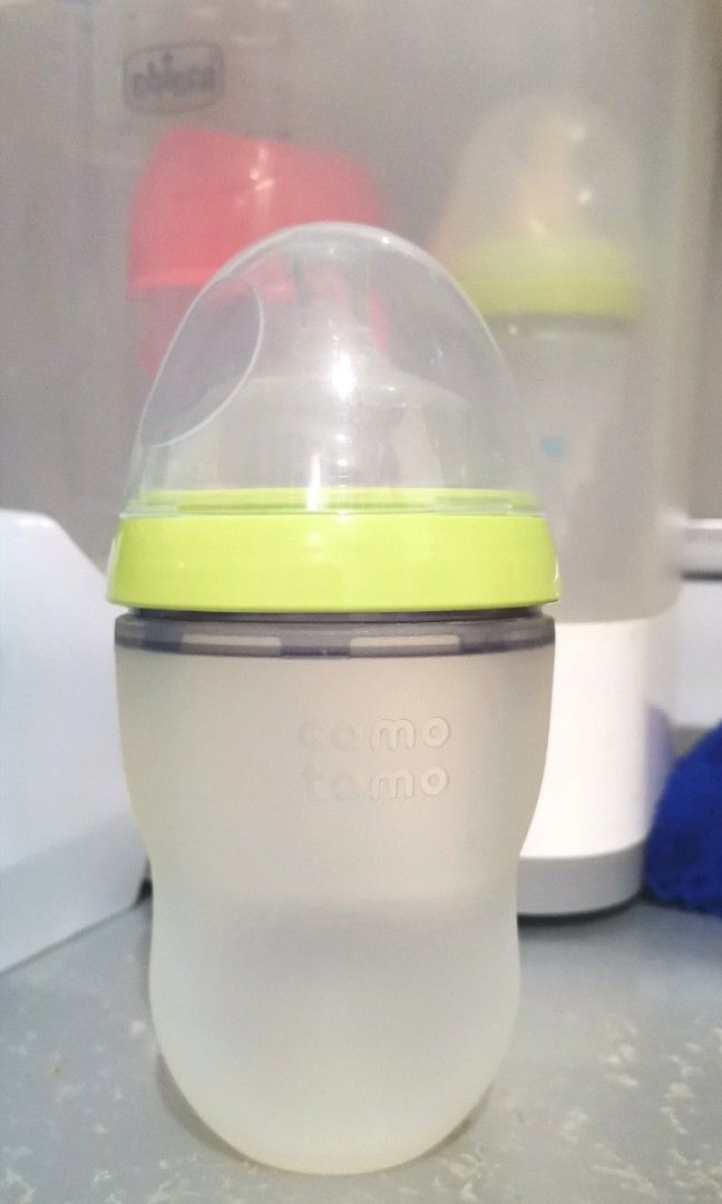 Como tomo Baby bottle 8oz (Category: Breastfeeding & Bottle Feeding) located in Manila. Submitted by elsapimcab06 (Listing ID 1329836182, Image 1). Description: Preloved Likenew Original como tomo Green-unisex 8oz ₱500.