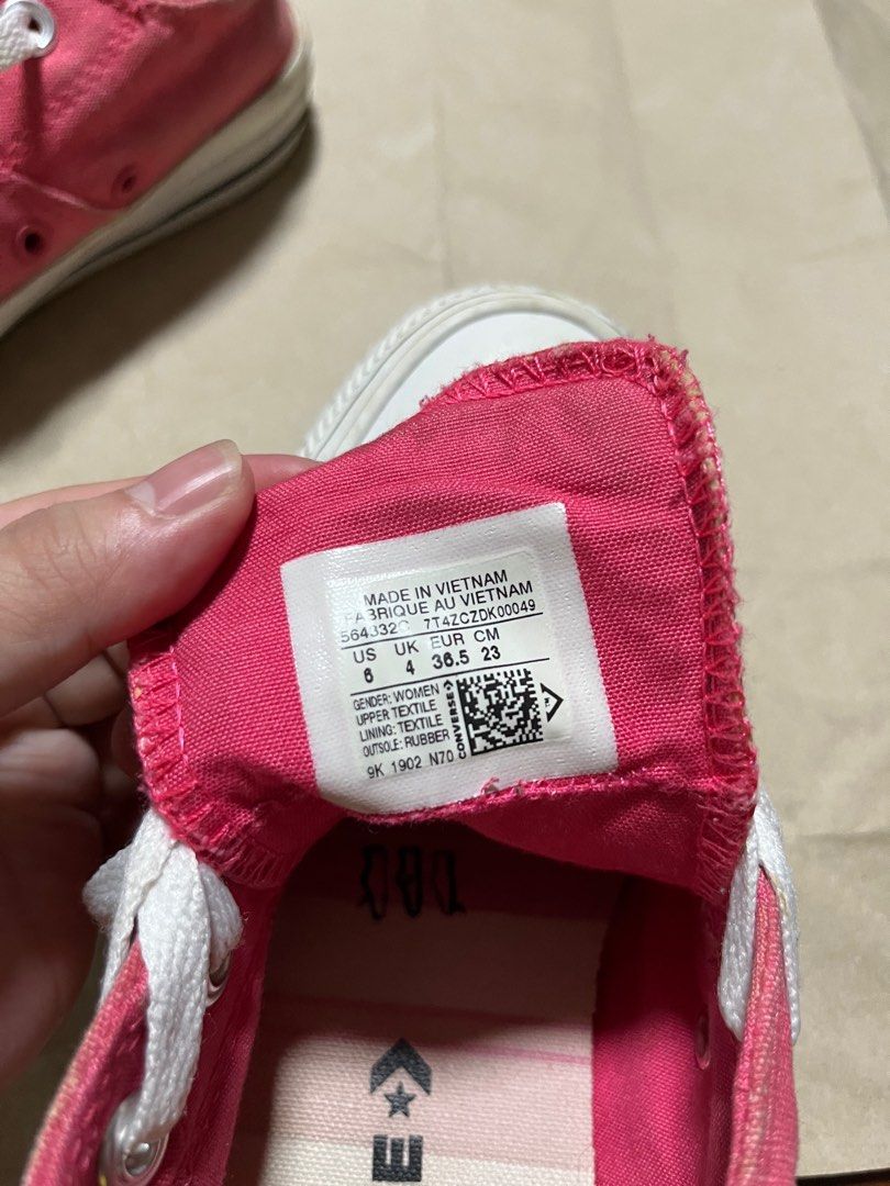 Converse Chucks Denim Pink (Category: Sneakers) located in Las Pinas. Submitted by milkydeclutter (Listing ID 1329916758, Image 3). Description: Altered to remove the foam on the tongue since its style was thick tongue Sold as is. Needs some cleaning. RFS: wrong size, used twice only Shipping fee to be shouldered by the buyer. Can be shipped via lalamove / J&T. Location: Las Piñas City.