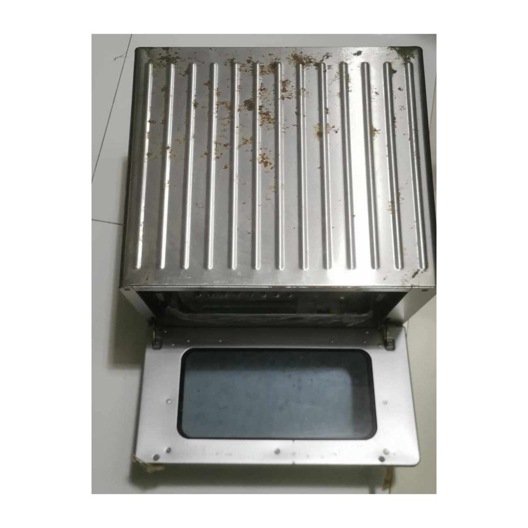 Cuisinart Brick Oven (Category: Other Kitchen Appliances) located in Manila. Submitted by sam.dxluttxr (Listing ID 1329981598, Image 2). Description: about product - bought from usa - 110v - barely used - nastock lang sa kitchen - has minor flaws (see rust stains on the outer part) - details of the oven sa 3rd photo - negotiable for sure buyers rfs: need funds, decluttering shipping: same day delivery (lalamove/grab).