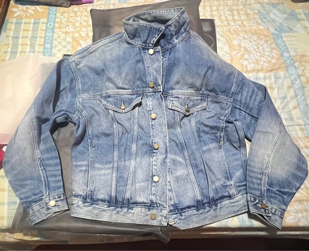 Fog essentials hoodie & trucker jacket (Category: Activewear) located in Mandaluyong City. Submitted by junniv0731 (Listing ID 1329878829, Image 1). Description: Fog essentials xs coral hoodie4k, xs trucker jacket10k, brand new.