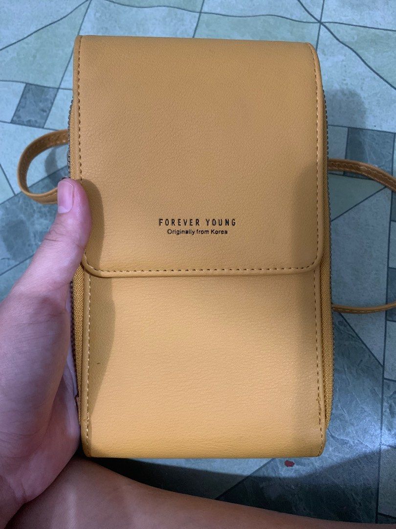 Forever young (Category: Cross-body Bags) located in Makati City. Submitted by armigr (Listing ID 1329890214, Image 1). Description: 300 each Promo offer: 500 for 2 bag -color yellow -color green .