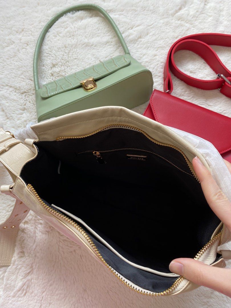 Handbags (see profile for more) (Category: Women's Bags & Wallets) located in Melbourne. Submitted by please167cm (Listing ID 1329997888, Image 2). Description: Further discount when you buy more.