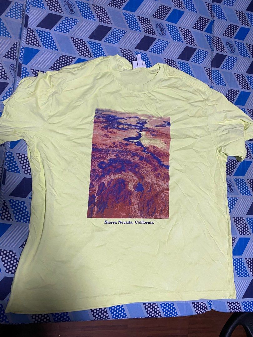H&M shirt (Category: Tshirts & Polo Shirts ) located in Manila. Submitted by ohnalovespanda (Listing ID 1329954054, Image 1). Description: H&M oversized shirt Brandnew Yellow green For shipping or pick up.