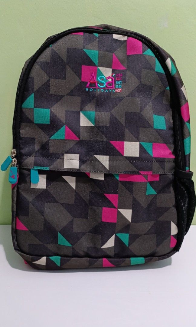Backpack (Category: Backpacks) located in Singapore. Submitted by wl231 (Listing ID 1329861387, Image 1). Description: Lightweight backpack with 3 compartments - one front and two main compartments..