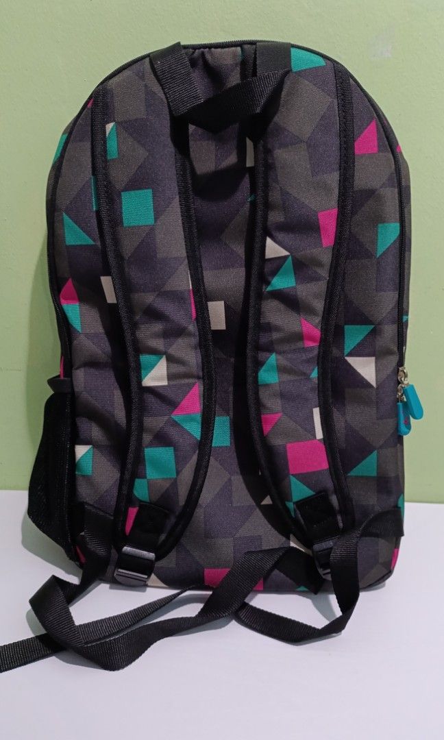 Backpack (Category: Backpacks) located in Singapore. Submitted by wl231 (Listing ID 1329861387, Image 2). Description: Lightweight backpack with 3 compartments - one front and two main compartments..
