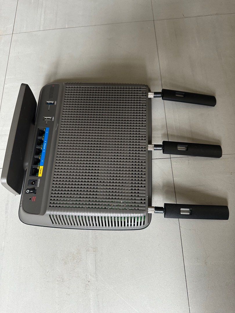 Linksys EA9200 AC3200 三頻 三天線 router, 電腦&科技, 電腦周邊及配件, Wifi及上網相關產品 ...