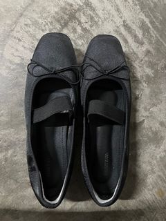 (Category: ) located in . Submitted by thriftingwithme_ (Listing ID 1329892602, Image 1). Description: .