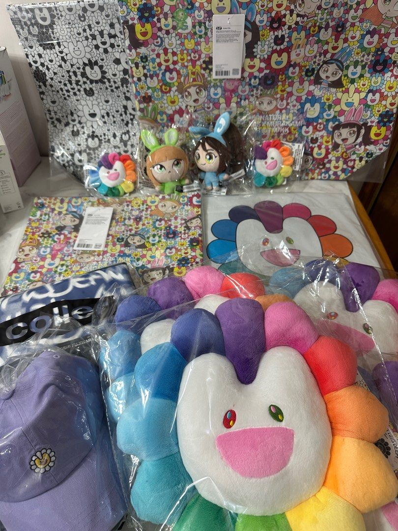 Last one❤️‍🔥Newjeans 村上隆cushion 30cm 現貨最後一隻, 興趣及  