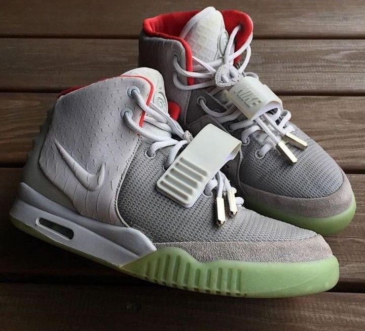 Nike air yeezy platinum shop