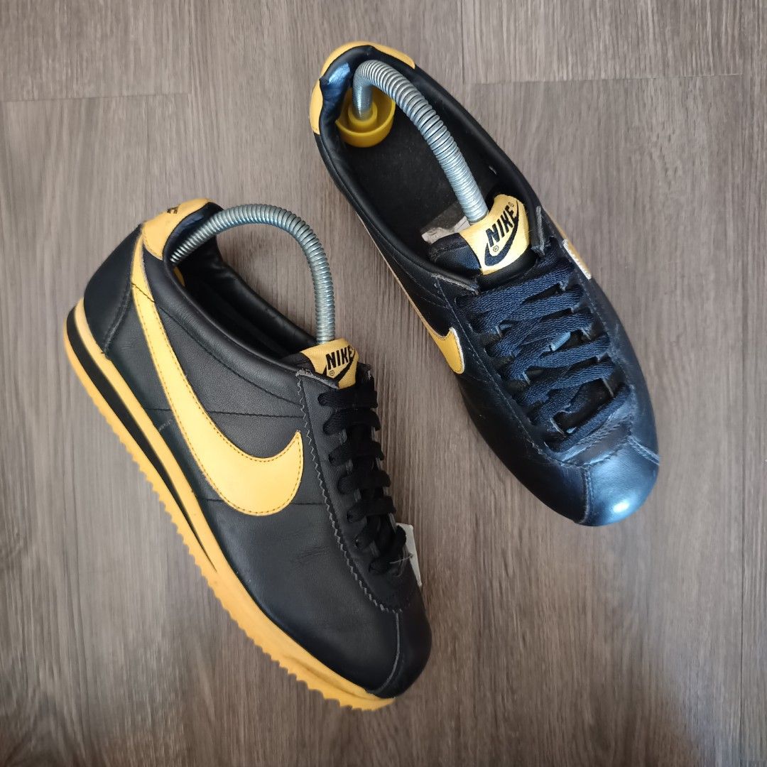 Nike cortez black yellow shop