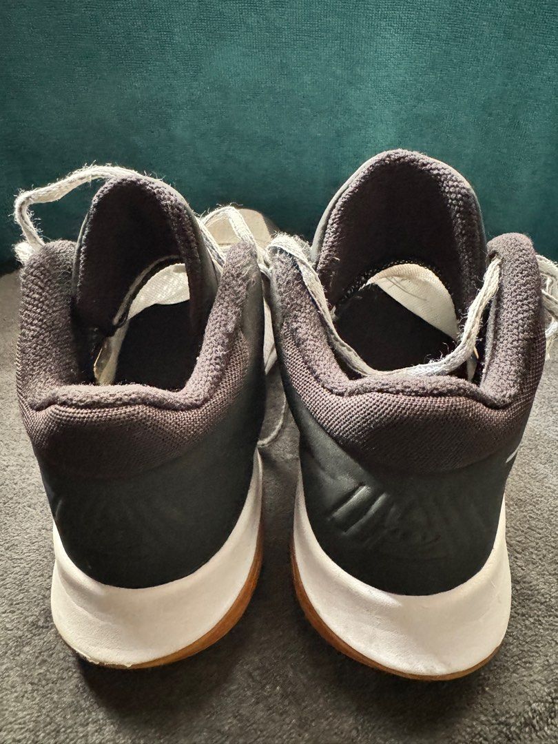 Kyrie flytrap black gum cheap