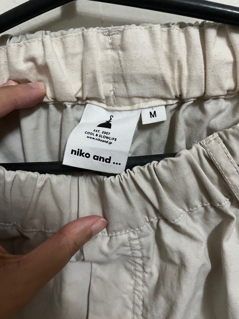 Niko And Cargo Skirt (Category: Skirts) located in Valenzuela. Submitted by cheerios09 (Listing ID 1329931612, Image 3). Description: Size medium Bought in Niko and Bangkok Bdo/gcash Shipping starts at 80 manila via gogoexpress.