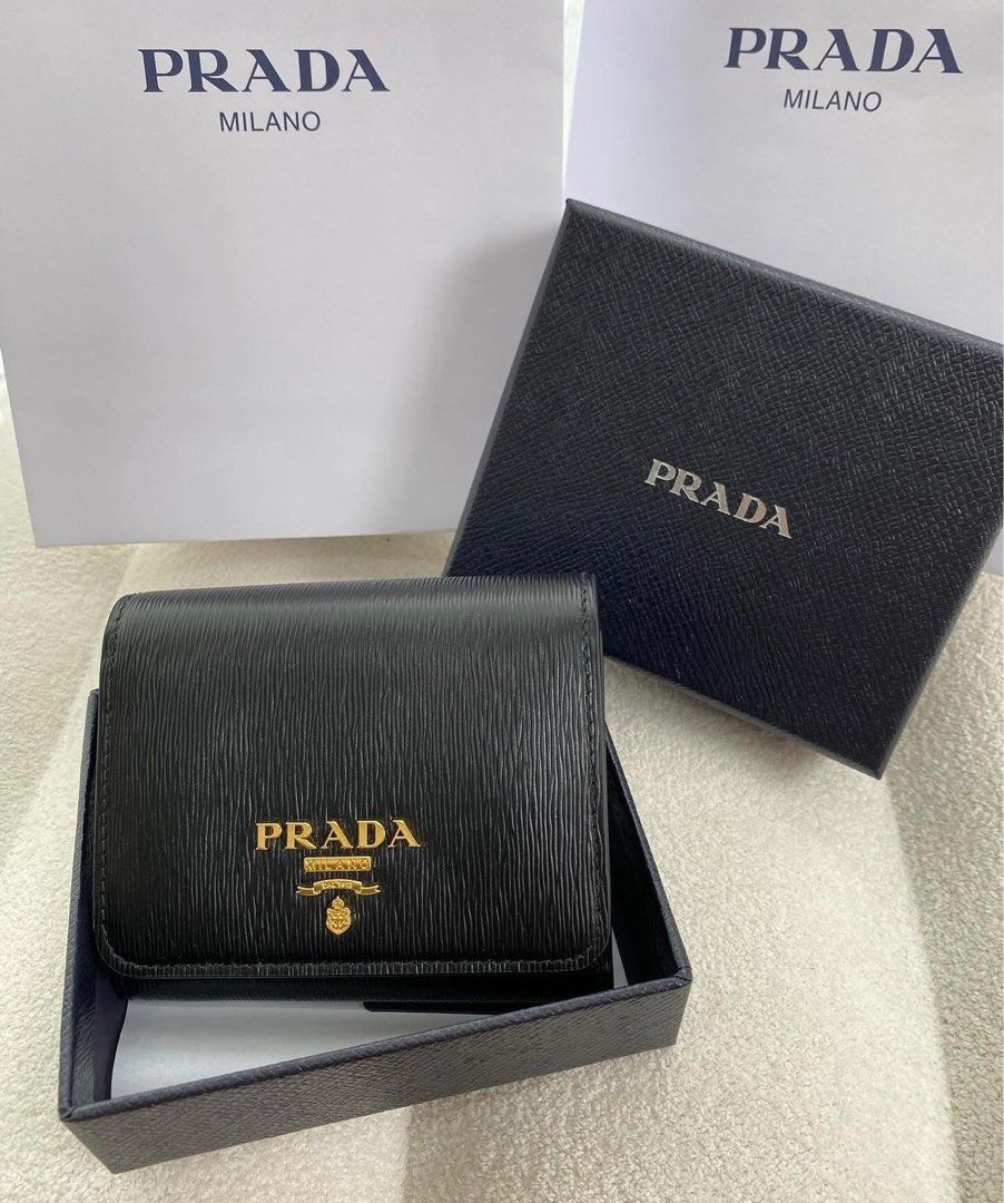 💯ORIGINAL PRADA TRIFOLD WALLET (Category: Luxury Bags & Wallets) located in Quezon City. Submitted by ashongsstore (Listing ID 1329981651, Image 1). Description: ✨P-R-A-D-A COLLECTION✨ SUPER STEAL PRICE🙈 🇵🇭AVAILABLE🇵🇭 DM us for the price For serious and sure buyer only please 😉.