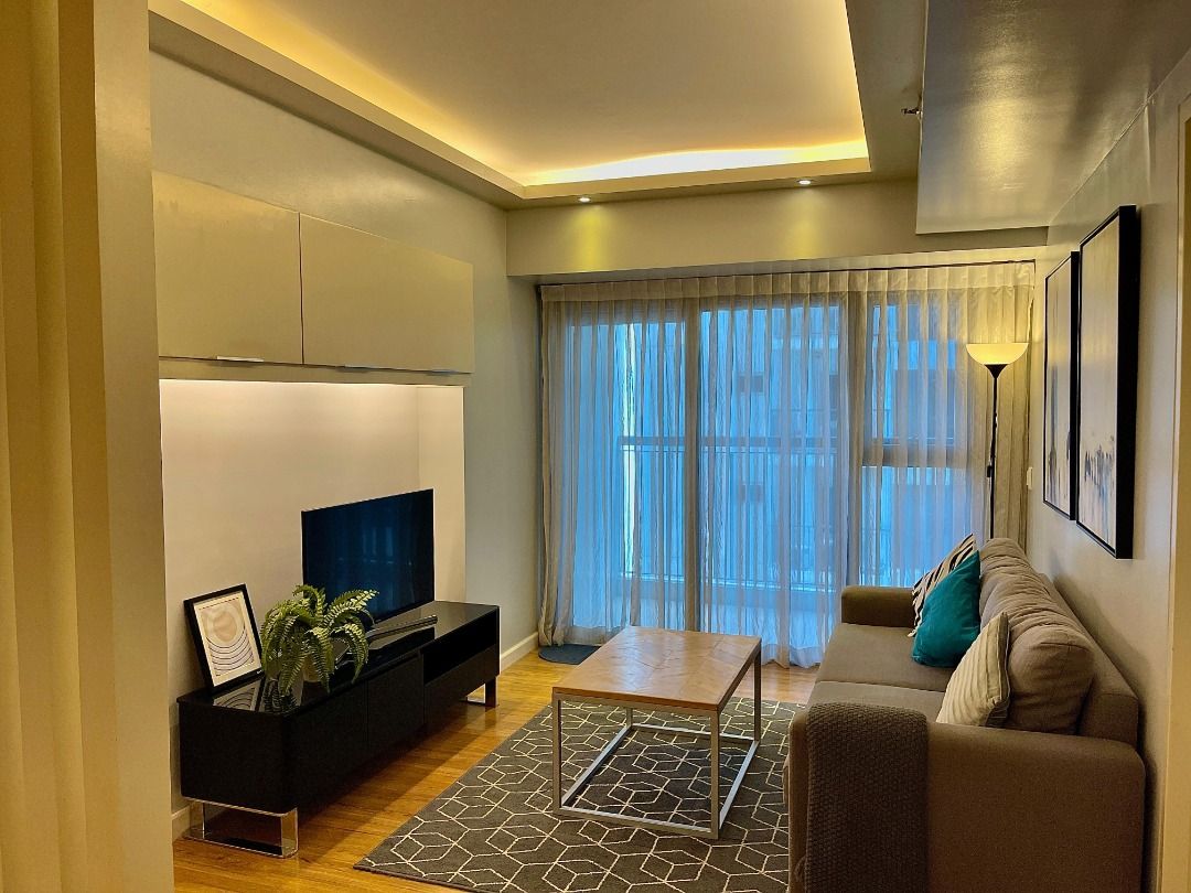 Rush Sale! Spacious 1BR One Maridien BGC for Sale Interior Designed