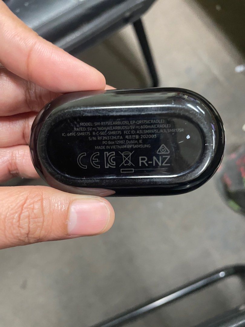Samsung galaxy buds (Category: Headphones & Headsets) located in General Trias. Submitted by belahbelle (Listing ID 1329919037, Image 3). Description: ORIGINAL lightly used in excellent condition .