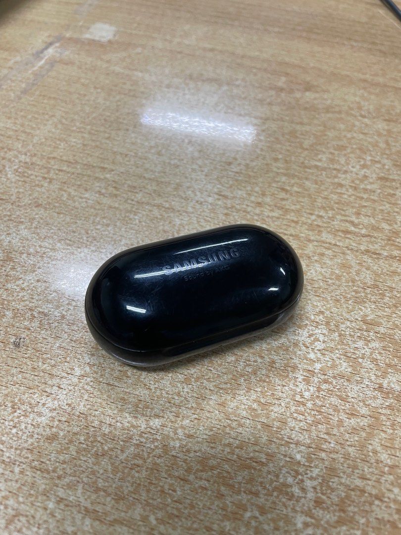 Samsung galaxy buds (Category: Headphones & Headsets) located in General Trias. Submitted by belahbelle (Listing ID 1329919037, Image 1). Description: ORIGINAL lightly used in excellent condition .