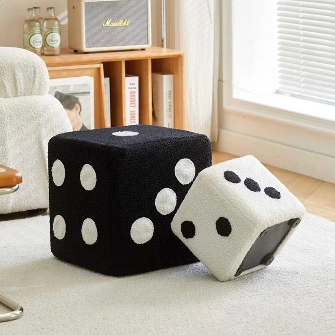 Dice sofa 2025