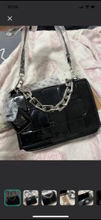 (Category: ) located in . Submitted by jiiaaaa__ (Listing ID 1329836028, Image 1). Description: .