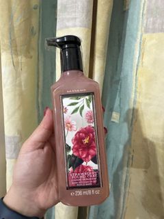 STRAWBERRY POIND CAKE  CLEANSING GEL HAND SOAP