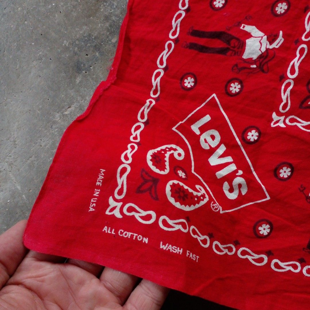 TRUE VINTAGE 1960s LEVIS SADDLEMAN SELVEDGE HANDKERCHIEF BANDANA MADE IN USA LEVIS BIG E