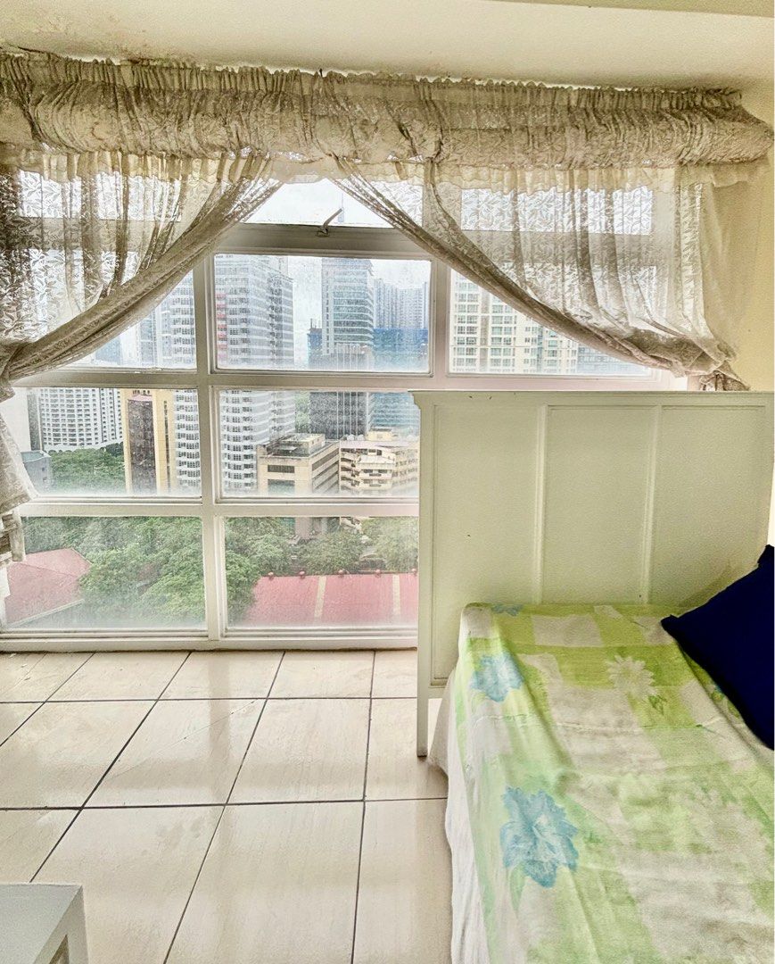 Two Bedroom, One Lafayette Square (Category: Apartments & Condos) located in Makati City. Submitted by trishfb (Listing ID 1329868596, Image 2). Description: For Sale: One Lafayette Square LP Leviste St. Salcedo Village Two bedrooms w/toilet & bath Corner unit With unobstructed view, facing Makati Sports Club Spacious maid’s rm w/t&b Floor area of 98sqm 1parking slot Located near lots of restaurants, Salcedo market & park. Quiet neighborhood P16M