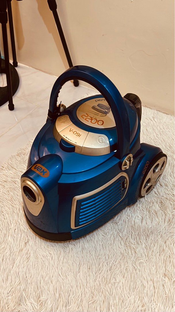 Vacuum 1900 (Category: Vacuum Cleaner & Housekeeping) located in Manila. Submitted by sulitdotcom (Listing ID 1329927084, Image 2). Description: For sale, loc alfonso cavite pede lalamove.