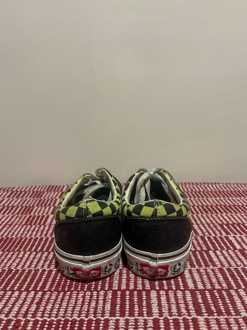 Vans Era BMX Sharp Green Checkerboard (Category: Casual Shoes) located in General Trias. Submitted by tweakyohead (Listing ID 1329927405, Image 3). Description: Package Includes: Vans Era BMX Sharp Green Checkerboard (Size 10) Condition: Original Second-hand Good condition, but needs cleaning Reason for Selling: Decluttering Additional shipping fees apply (available via Grab, Lalamove, J&T, JRS, or LBC)..