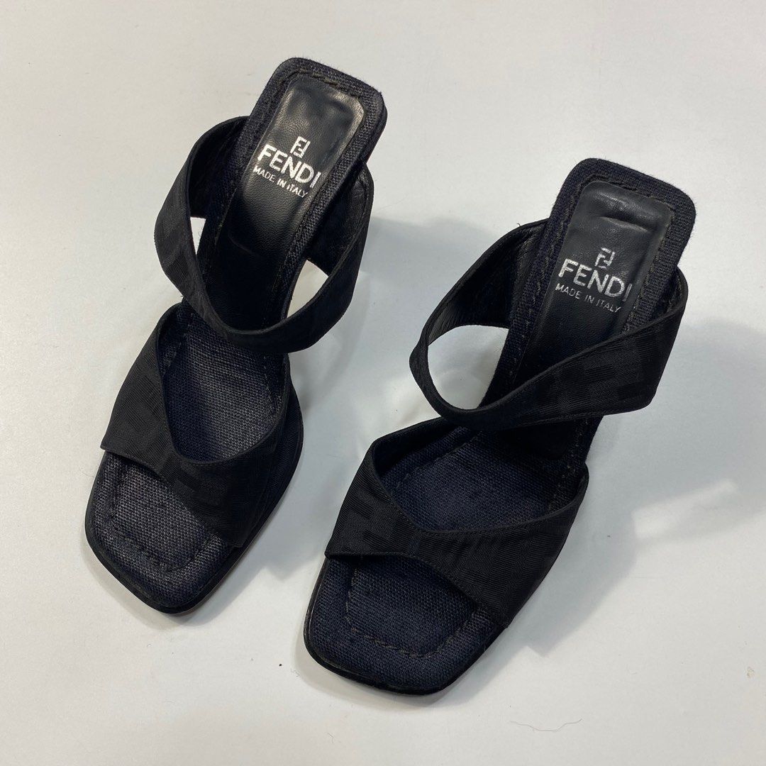 Vintage fendi sandals top