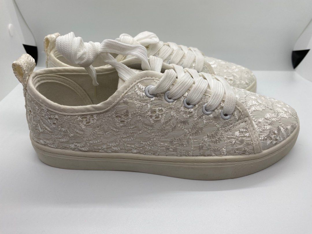 White lace sneakers outlet