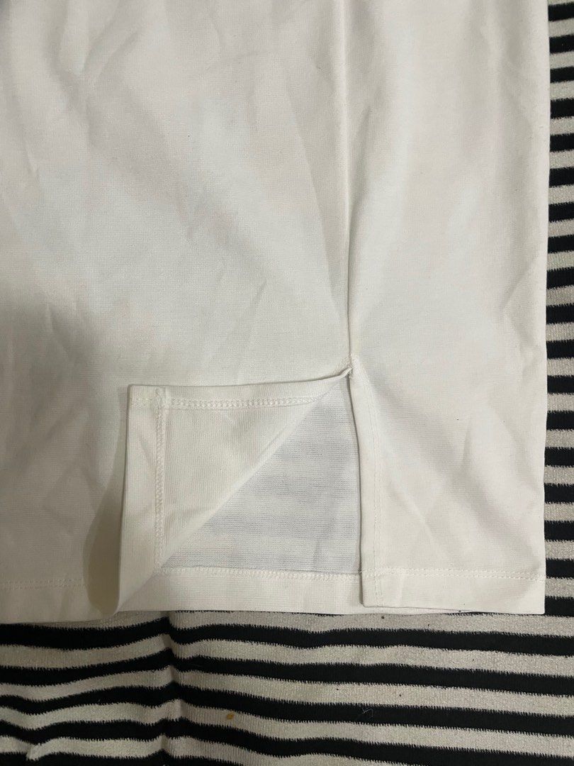 White Pencil Skirt With Slit Formal (Category: Skirts) located in San Juan, La Union. Submitted by nicaaas (Listing ID 1329962267, Image 2). Description: • no issues •waist: 28-36 inches (garterized) •length: 23.