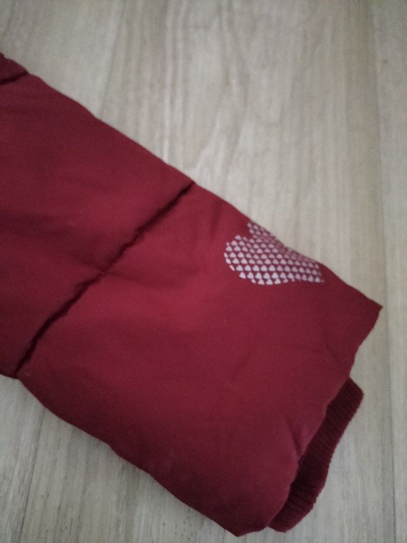 Winter Jacket (Category: Coats, Jackets and Outerwear) located in Singapore. Submitted by az_haven (Listing ID 1329925341, Image 3). Description: My 9 year old girl wore this on our trip to Japan. Didn't use again after that. Well storage.