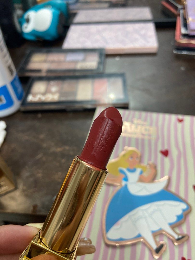 YSL highend Lipstick (sanitized) (Category: Makeup) located in Subic. Submitted by b12345678bbbb (Listing ID 1329946453, Image 3). Description: #1 for flight attendants, tourism students, professionals or any one who likes a red Lippie! #2 terracotta shade na good for everyday! (natunaw yung gilid slightly Dahil naiwan makeup bag sa car, pero good as new yung mismong lipstick used once or twice lang) Og price 2826 pesos each Selling for 400 each 