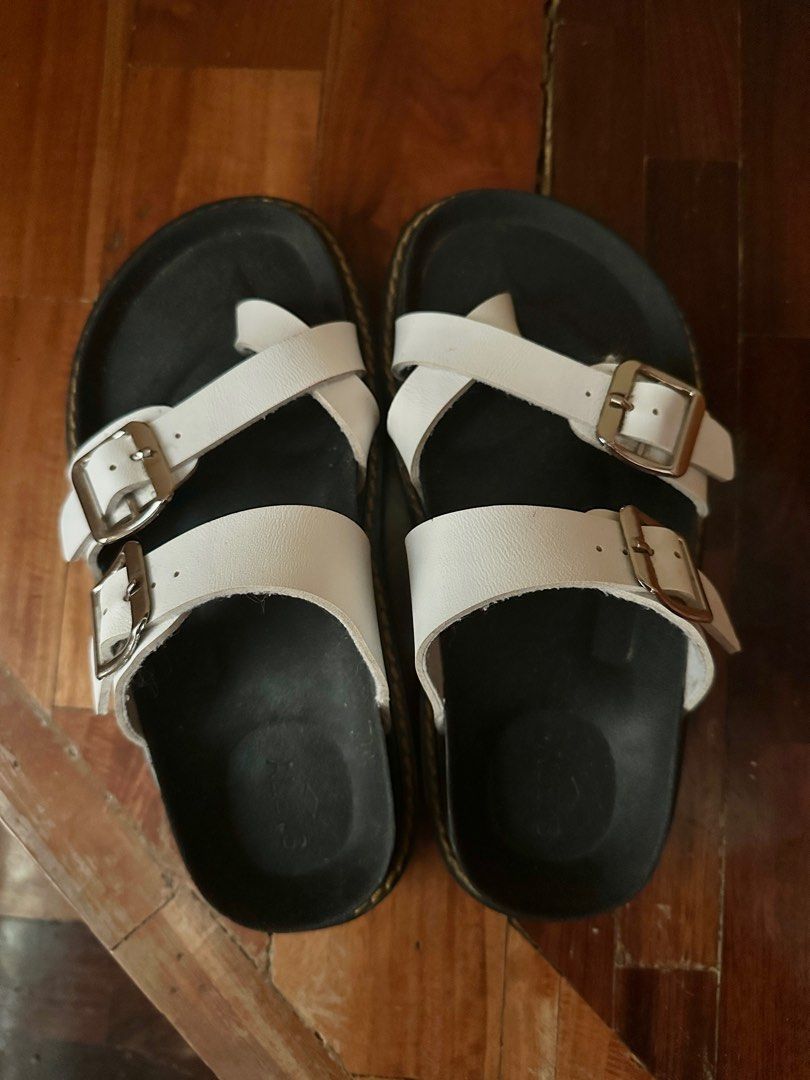 Aleys Anika Cross Finger Leather Platform Sandals (Category: Flats & Sandals) located in Davao. Submitted by everythingisverynice (Listing ID 1333927398, Image 2). Description: - in good condition - used only sa malls - fits size 5-6 women’s - no when worn payment options are BPI and maya only..