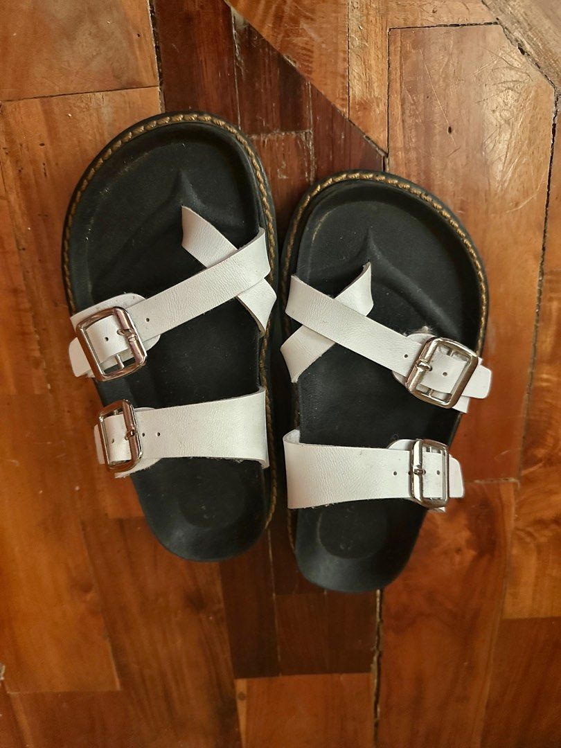 Aleys Anika Cross Finger Leather Platform Sandals (Category: Flats & Sandals) located in Davao. Submitted by everythingisverynice (Listing ID 1333927398, Image 3). Description: - in good condition - used only sa malls - fits size 5-6 women’s - no when worn payment options are BPI and maya only..
