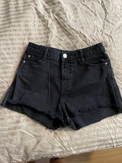 (Category: ) located in . Submitted by issavv (Listing ID 1333901576, Image 1). Description: .