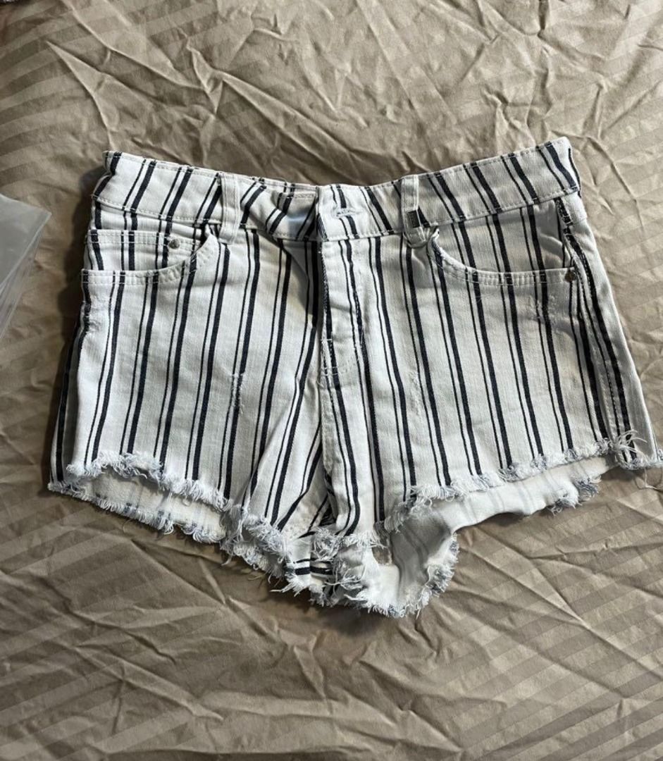 Bershka Denim Striped shorts (Category: Shorts) located in Makati City. Submitted by issavv (Listing ID 1333898740, Image 1). Description: Used once or twice. As good as new. Size 34 but fits quite small.