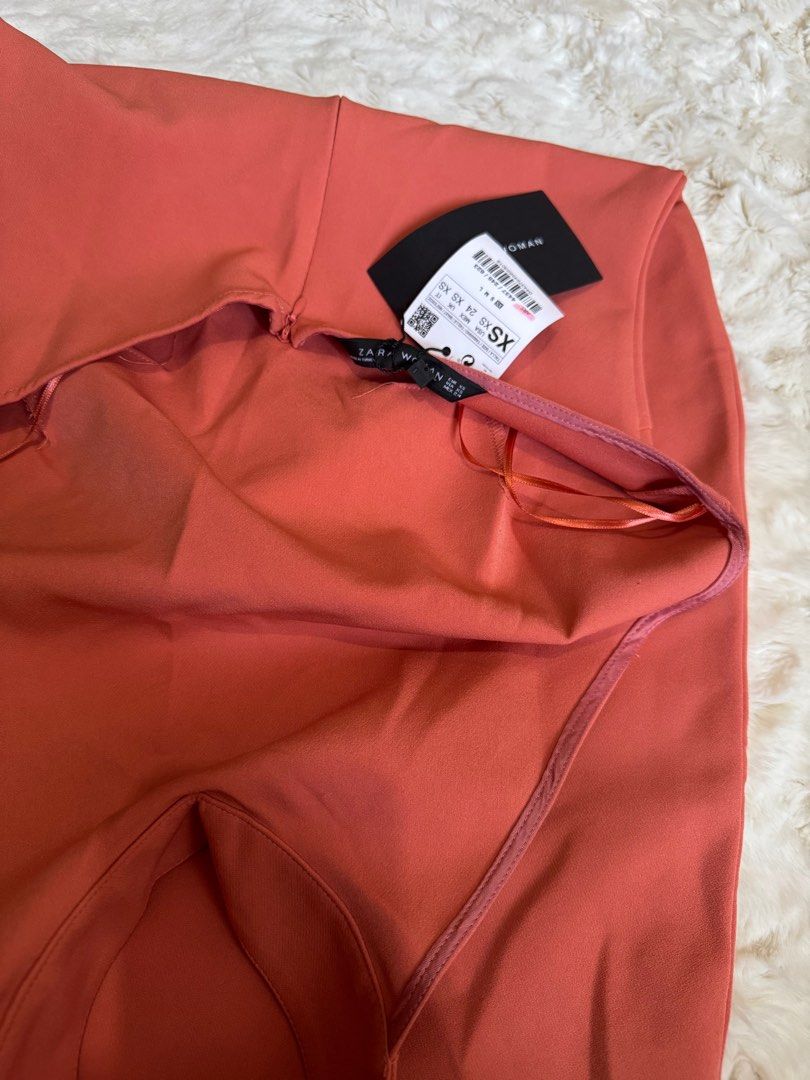 BNWT Zara Halter Dress (Category: Dresses) located in Taytay. Submitted by cheriiv (Listing ID 1333879570, Image 3). Description: .