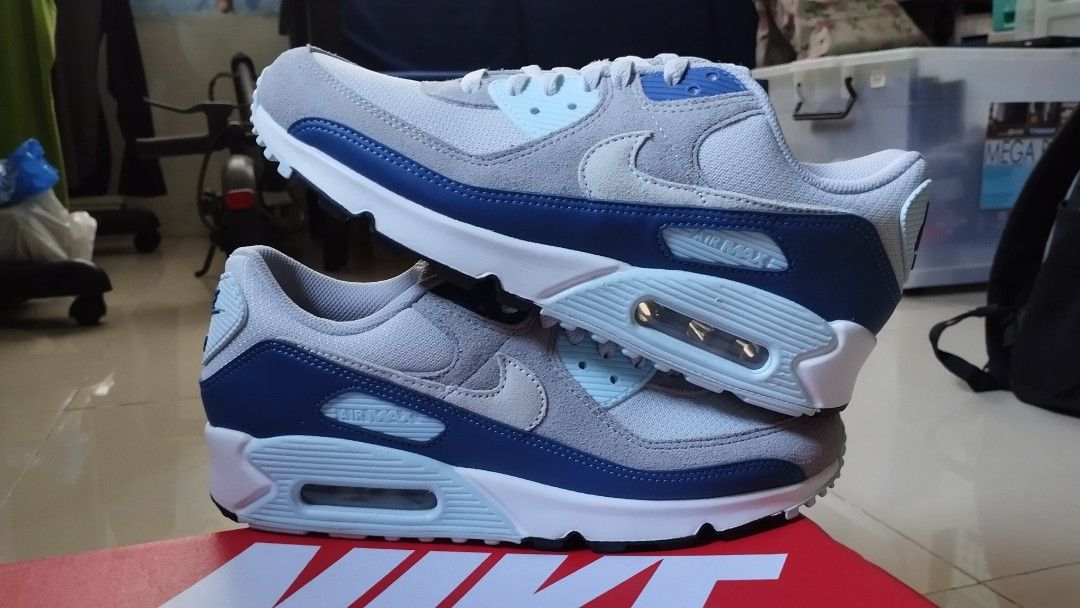 Nike p6 silver blue top