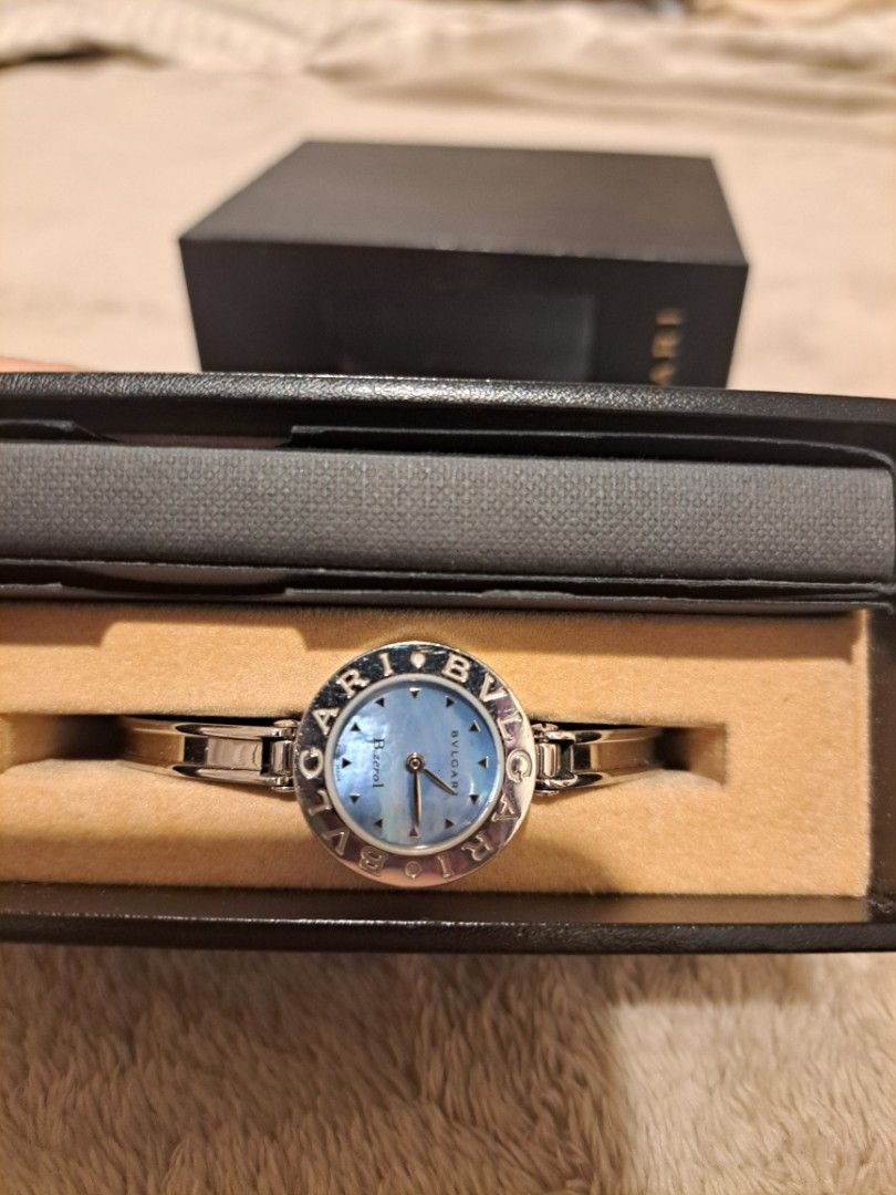 Bvlgari Bzero1 watch womens (Category: Luxury Watches) located in San Juan City. Submitted by cheesecakee09 (Listing ID 1333887083, Image 2). Description: Bvlgari Watch womens Complete with box Size 17.