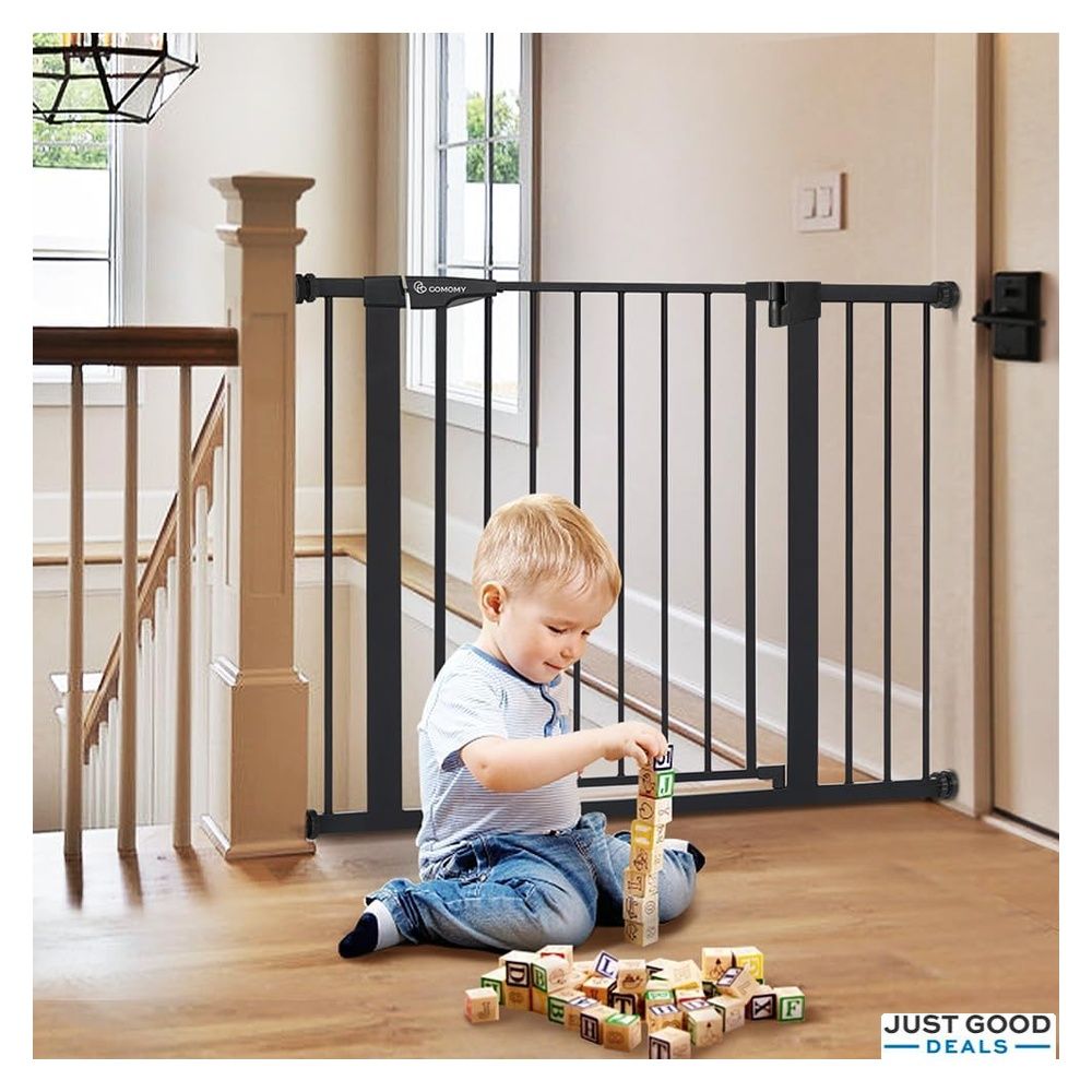 Long baby gate with door outlet