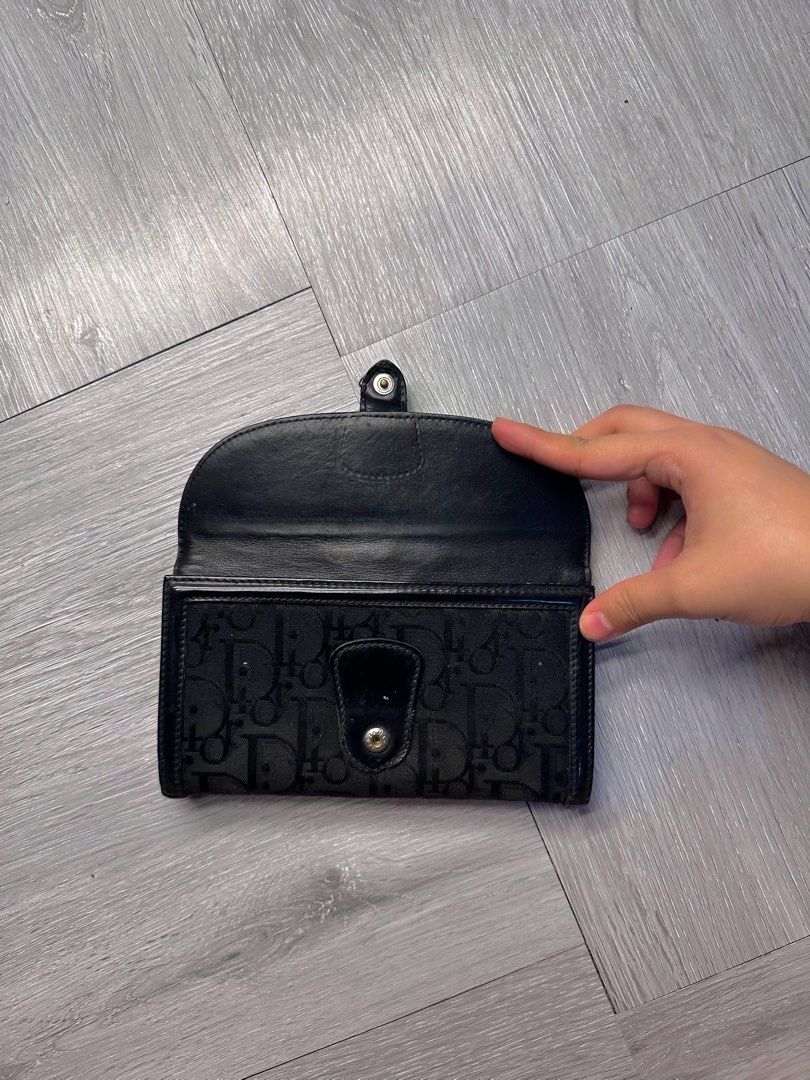 Dior canvas vintage orig (Category: Luxury Bags & Wallets) located in Manila. Submitted by dreamshineshop (Listing ID 1333919151, Image 3). Description: 𝑫𝒊𝒐𝒓 𝒗𝒊𝒏𝒕𝒂𝒈𝒆 𝙗𝙧𝙖𝙣𝙙 𝖳𝗋𝗈𝗍𝗍𝖾𝗋 𝖢𝖺𝗇𝗏𝖺𝗌 𝖻𝖾𝗅𝗍 𝖫𝗈𝗇𝗀 𝗐𝖺𝗅𝗅𝖾𝗍 -Purchased from: Authentic brand shop 100% -Money back proven fake. -Second hand selling as lowest price Color; black | Long wallet, two compartment seperate | with code | Paper bills and cardslot. 𝑫𝒆�