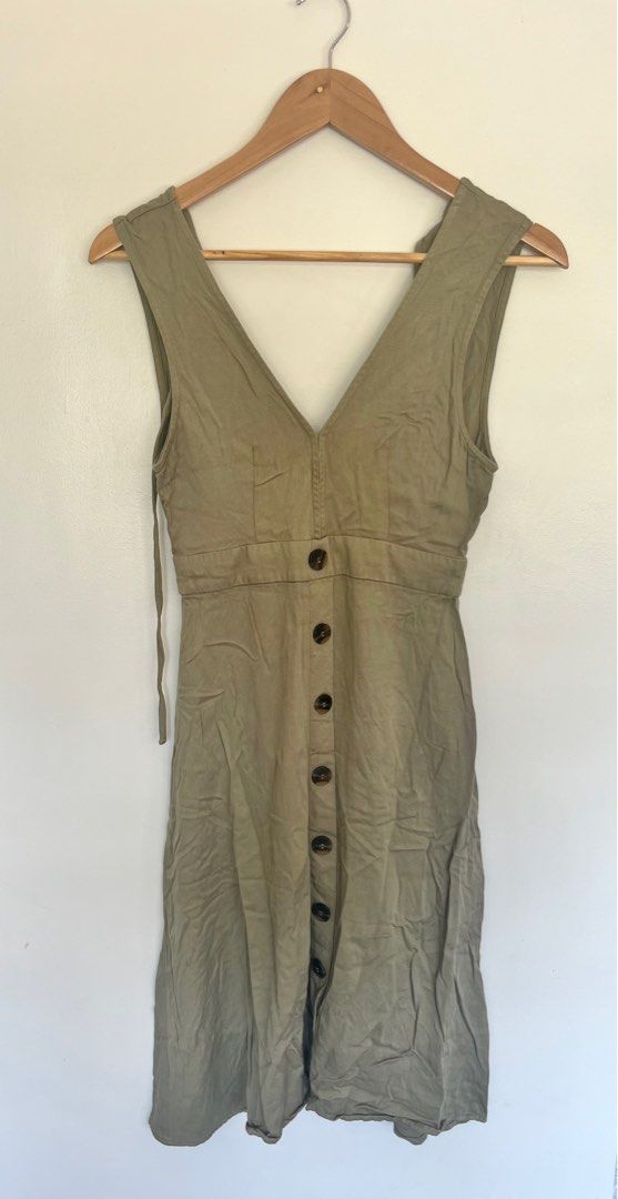 F21 Midi Dress (Category: Dresses) located in Manila. Submitted by camziieesclutter (Listing ID 1333879778, Image 1). Description: No flaws! Gained weight so it does not fit me anymore..