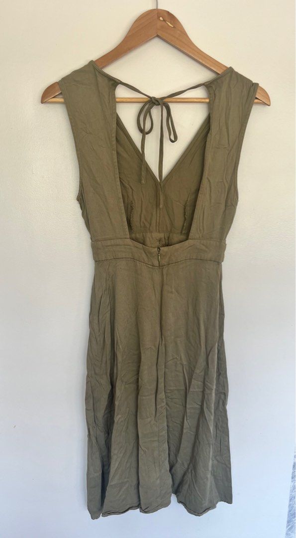 F21 Midi Dress (Category: Dresses) located in Manila. Submitted by camziieesclutter (Listing ID 1333879778, Image 2). Description: No flaws! Gained weight so it does not fit me anymore..
