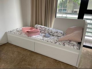 (Category: ) located in . Submitted by cymone (Listing ID 1333949427, Image 1). Description: .