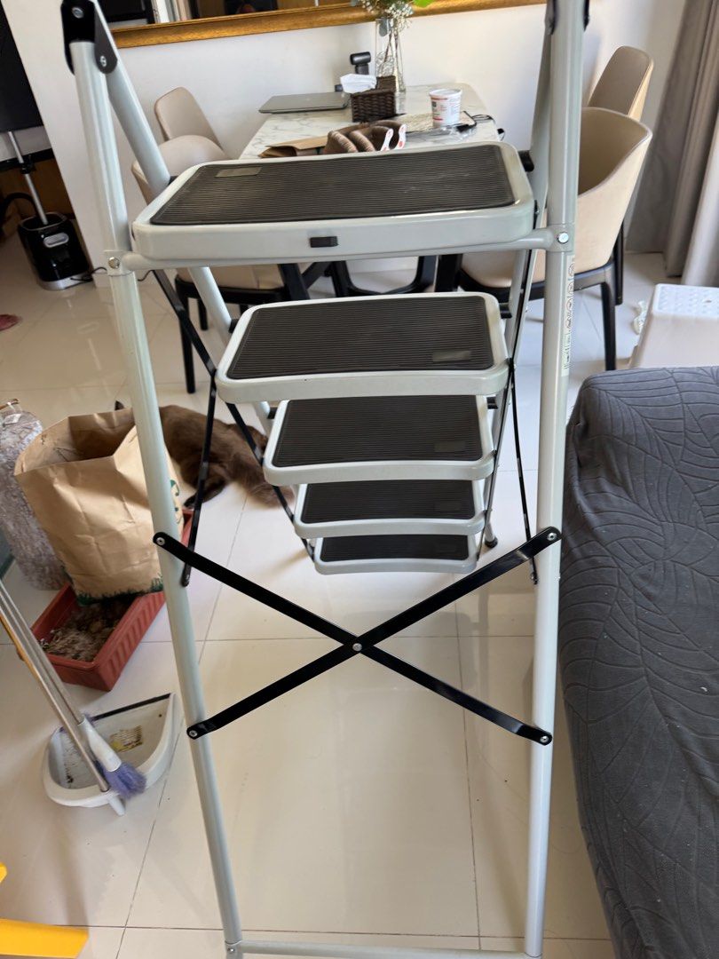 Foldable ladder 5 steps65073564734338112