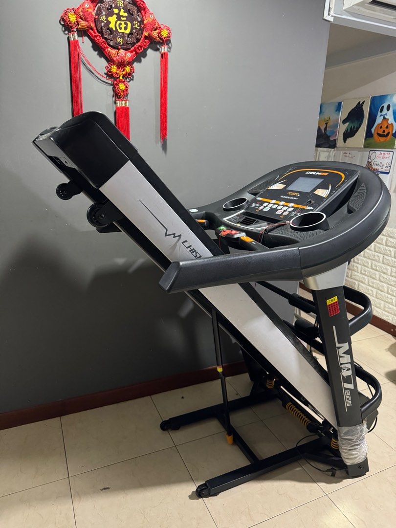 Foldable Treadmill with shock absorbers. Hold up to 150KG
