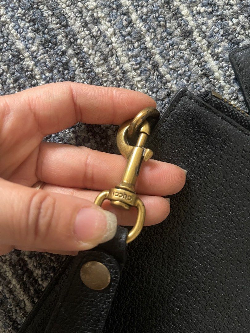RUSH SALE Gucci clutch (Category: Luxury Bags & Wallets) located in Rizal. Submitted by annelimited_stuffs (Listing ID 1333865992, Image 3). Description: Please see photos. Decluttering.
