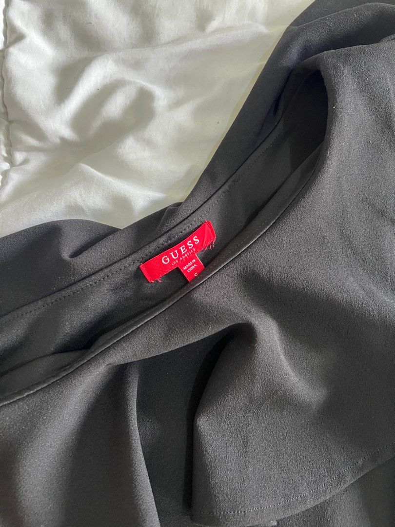 Guess One-shoulder Dress (Category: Dresses) located in Valenzuela. Submitted by declutterclutter_ (Listing ID 1333935422, Image 2). Description: .