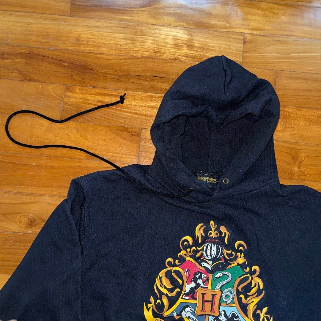Hogwarts crest hoodie store