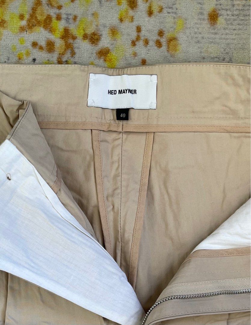 Hed Mayner Wide Fit Curved Pleated Pants (Category: Trousers) located in Quezon City. Submitted by moodmodemod (Listing ID 1333865249, Image 3). Description: Hed Mayner Wide Fit Curved Pleated Pants (FIXED PRICE) •Used less than 5 times •Selling this because it doesn’t fit me anymore 😞 •Functional side pockets •Just needs a little steam ironing •100% in good condition MEASUREMENTS Waist - 30” Length - 37” MOP: BDO / BP| / UB Bank Transfer Helpin